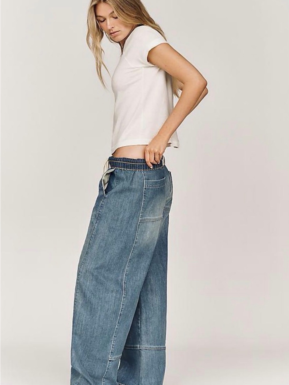 Pilcro Izzy relaxed pull on barrel jean - Picture 2 of 4